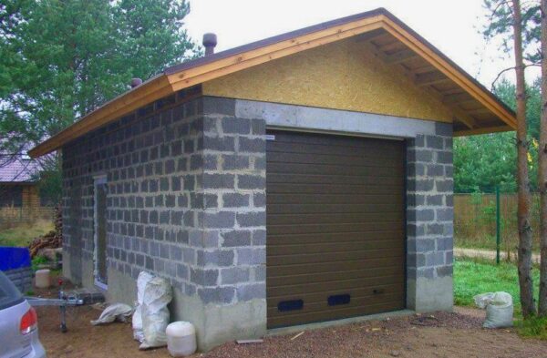 гараж из шлакоблока