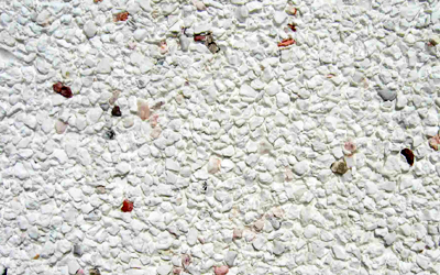 Каменная крошка, образующая декоративный слой панели