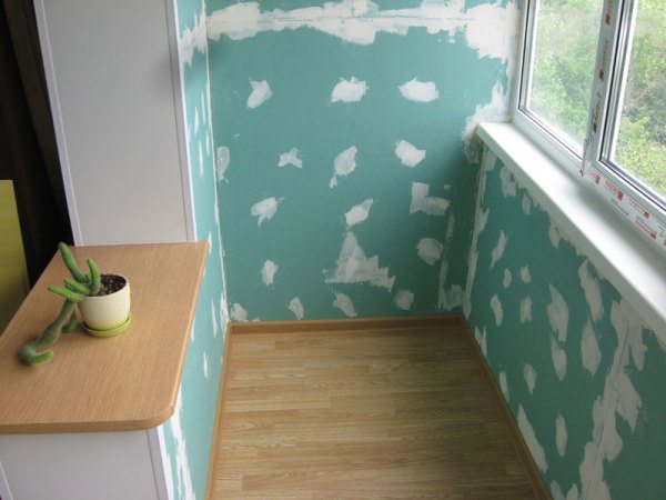Секреты правильной покраски: балкон. Чем покрасить стены балкона: выбираем из составов