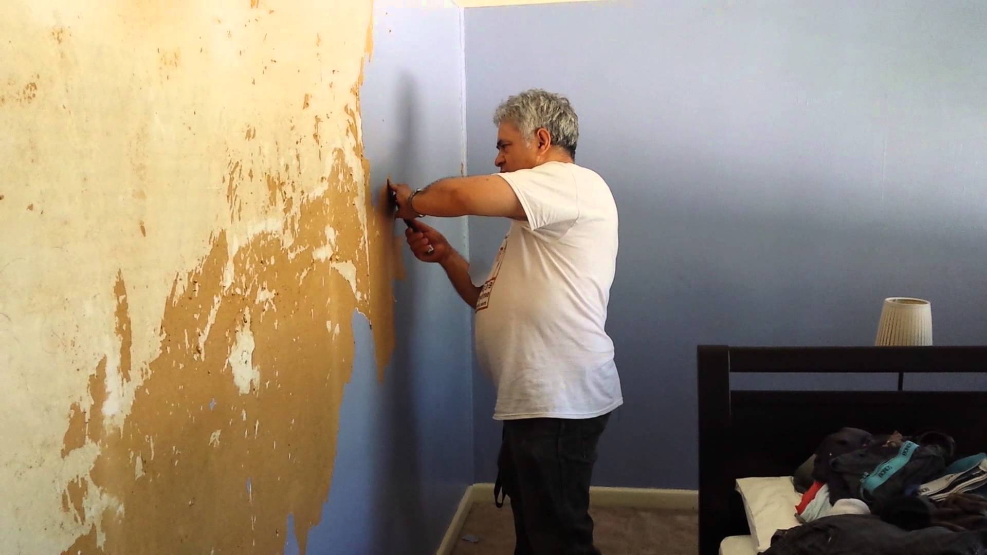 Старые обои в квартире. Краска для стен. Декоративная побелка стен. Покраска стен. Штукатурка стен.