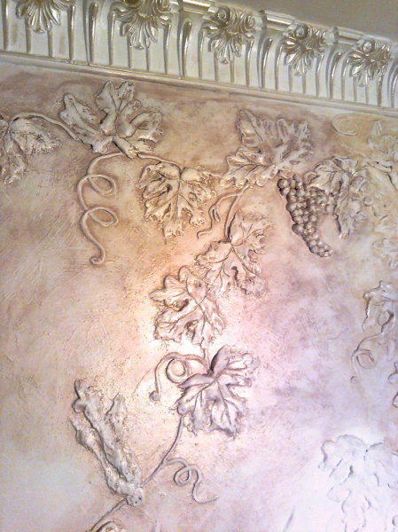 Вид декоративной отделки стен с использованием лепки
